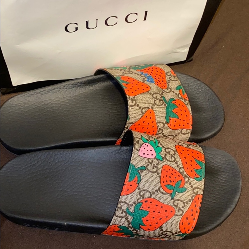 Size 7  100% Authentic , price is negotiable